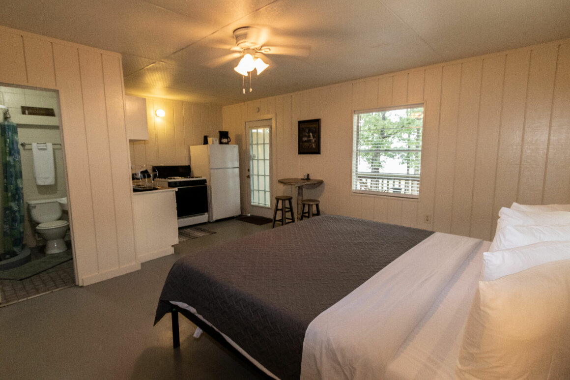 7 Sabine Pass Lighthouse Resort & Marina